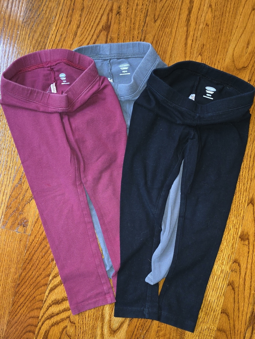 Old Navy Girls 3-Pack Leggings in Black, Gray, Berry
